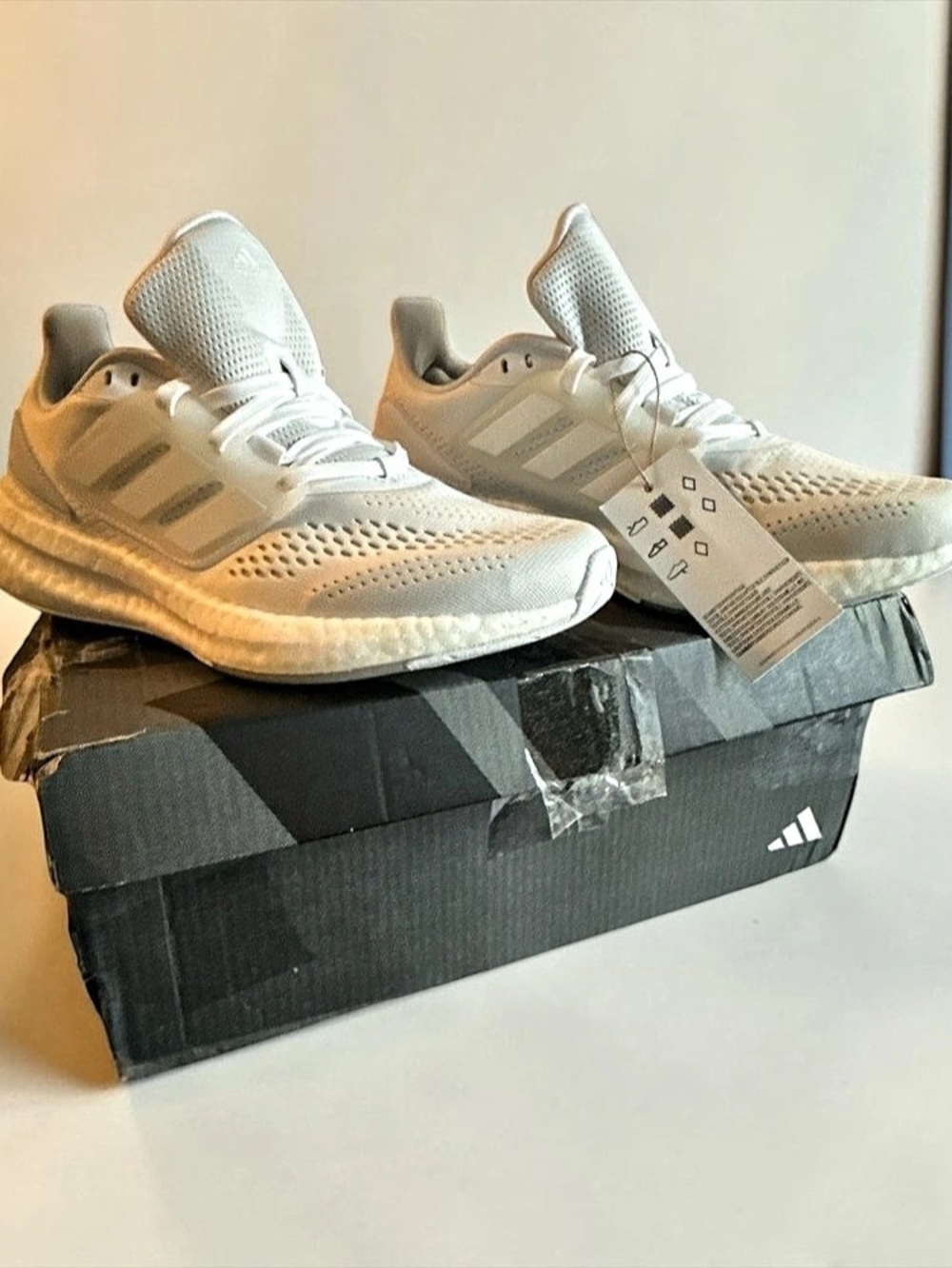 adidas Pureboost 22 W Women's Running Shoes White US 6.5 NWT